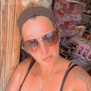 Meet your Posher, Allison